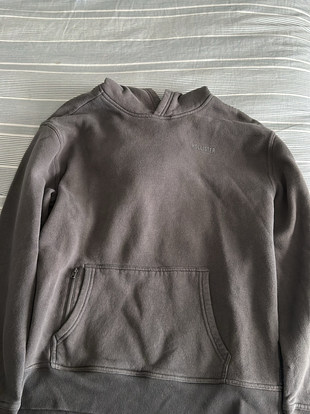 Hollister Men's Charcoal Gray Crewneck Pullover Hoodie
